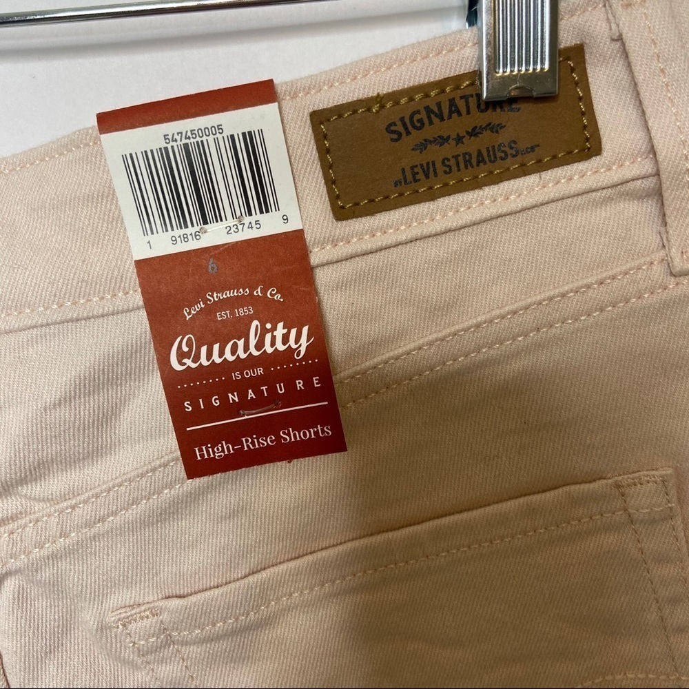 NWT Levi’s Light Pink High Waisted Cuff Shorts - Picture 4 of 5